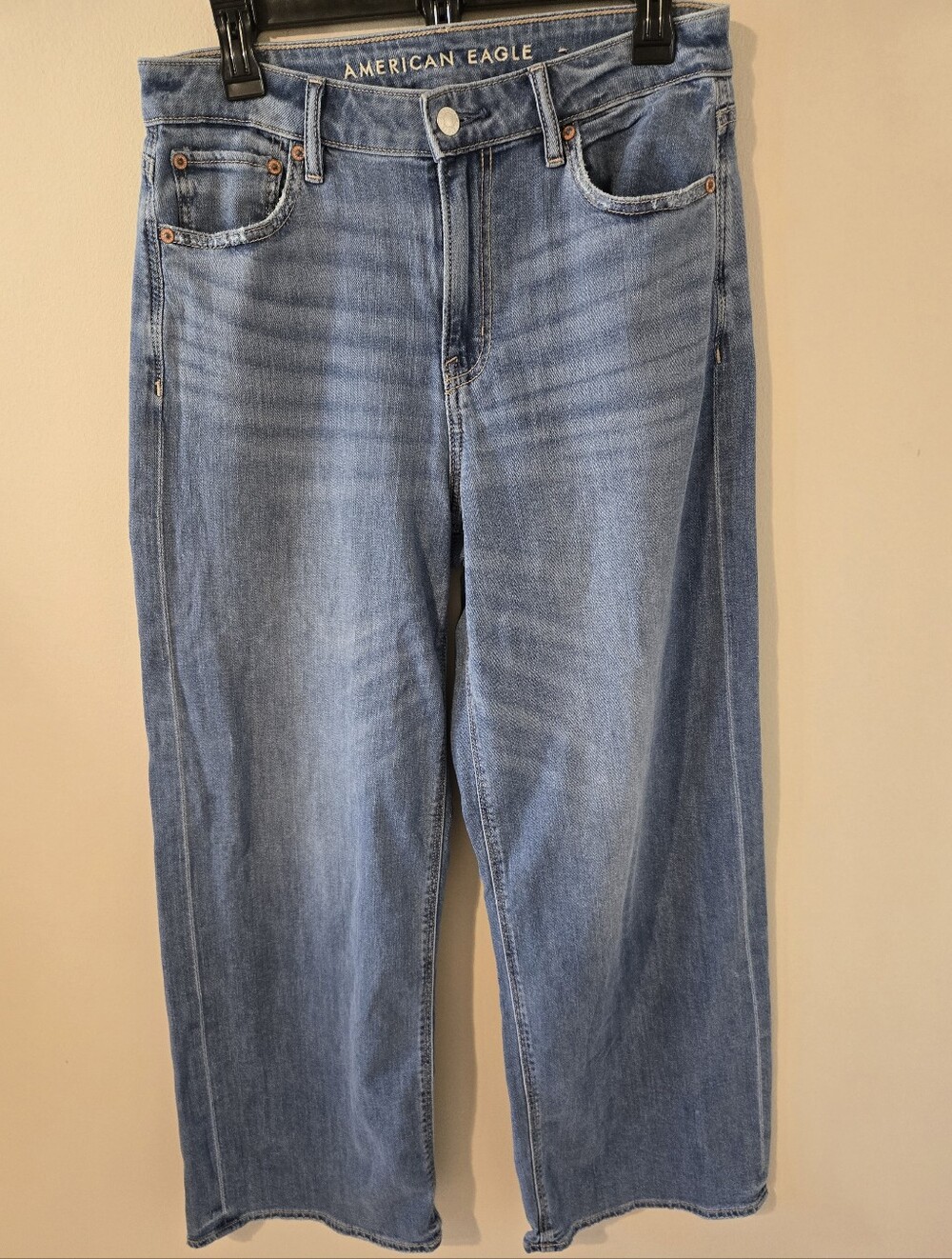 American Eagle Super High Rise Baggy Wide Leg Jeans Light Wash Size 4 Regular